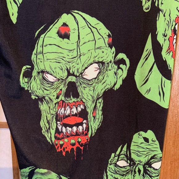 Hot Topic Zombie Print Leggings - Picture 8 of 11